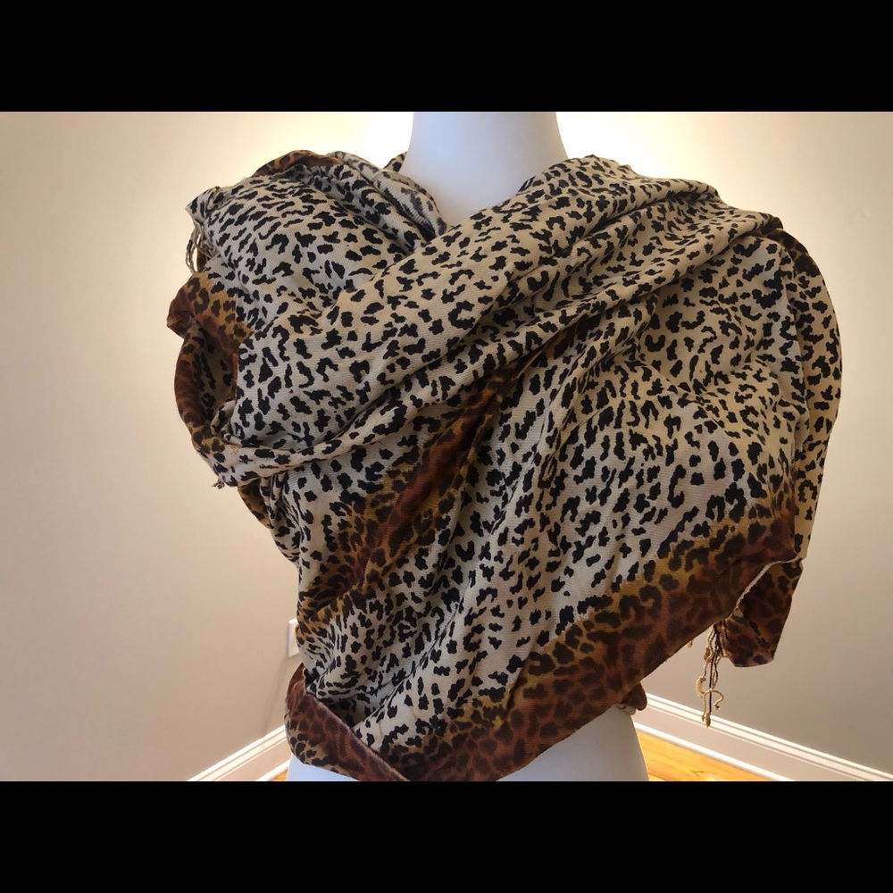 Animal print scarf  NWOT